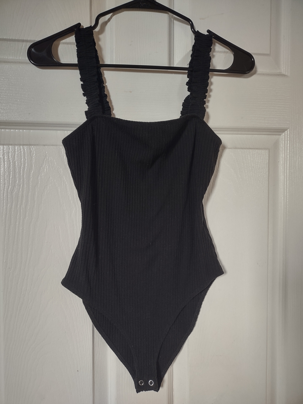 Forever 21 Black Ribbed Square-Neck Bodysuit with Ruffle Straps Small - Picture 4 of 5
